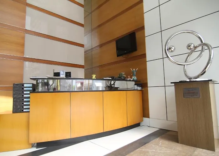 Aparthotel Lpi Centre Residences 3*